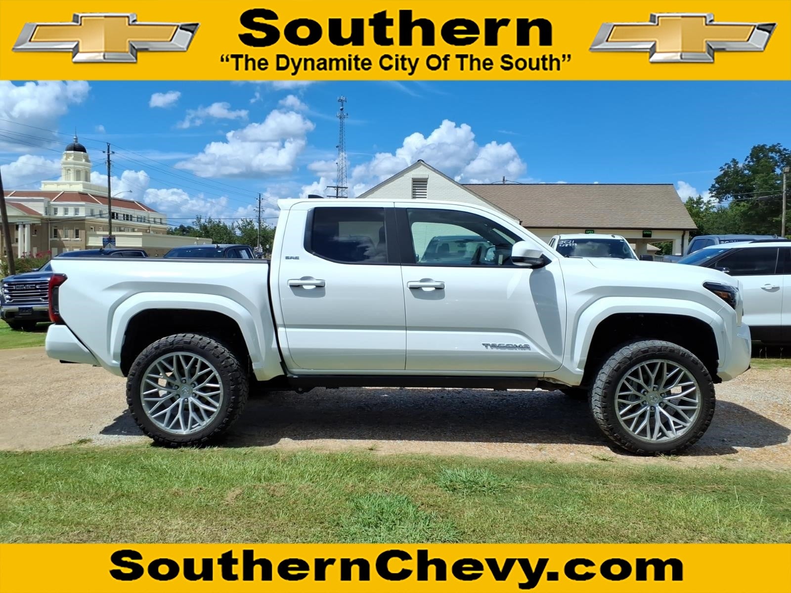 2026 Toyota Tacoma 4WD SR5